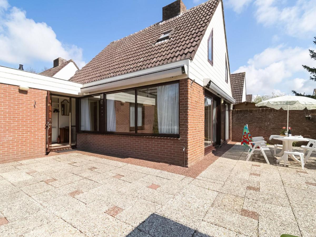 Holiday Home In Noordwijkerhout With Terrace Close To A Lake Exteriör bild